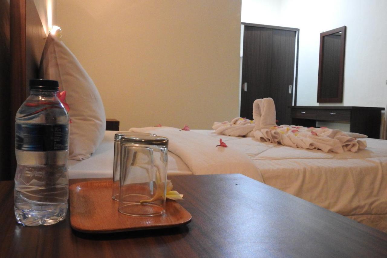 D'Batur Hotel Senggigi Εξωτερικό φωτογραφία