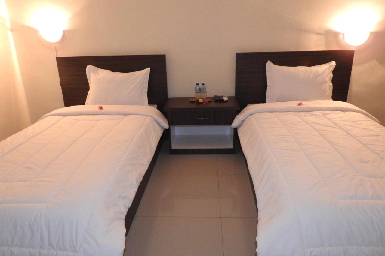D'Batur Hotel Senggigi Εξωτερικό φωτογραφία